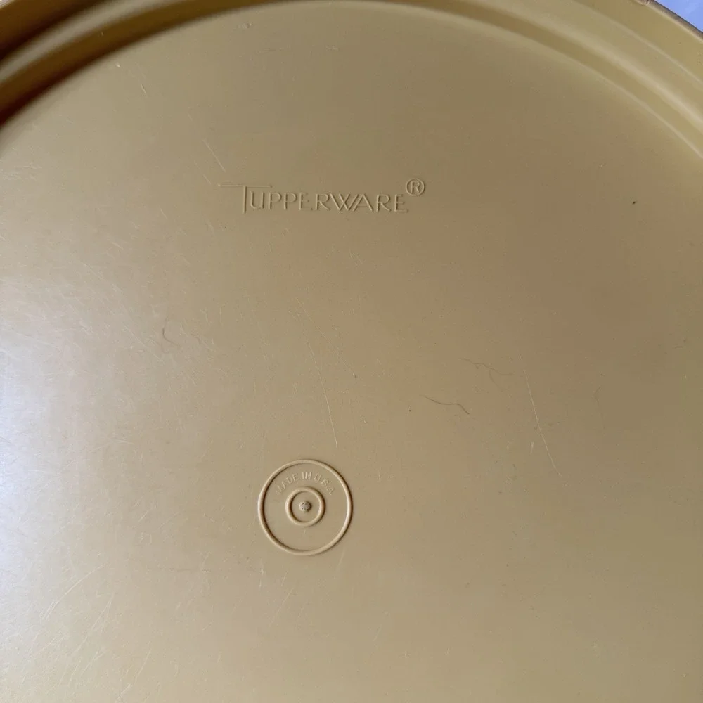 Vintage Tupperware 2 Layers Pie‎ Cake Carrier Harvest Gold